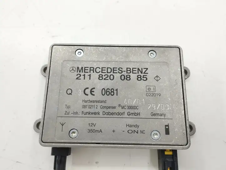 Mercedes-Benz CLK A209,C209 (2002 - 2009) 2118200885 Усилитель антенны — фото 5