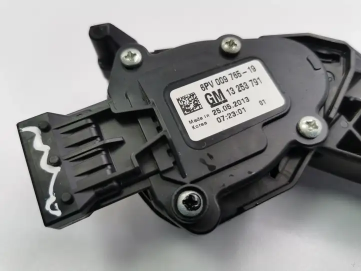 Chevrolet Orlando (2010 - 2015) 6PV00976519 Педаль акселератора — фото 6