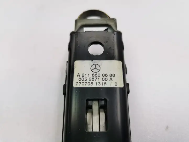Mercedes-Benz ML W164 (2005 - 2011) A2118600688 Регулятор ремня безопасности — фото 6