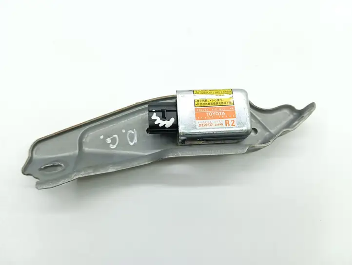 Lexus GS 300 350 430 450h (2004 - 2007) 8983330020 Датчик удара SRS — фото 1