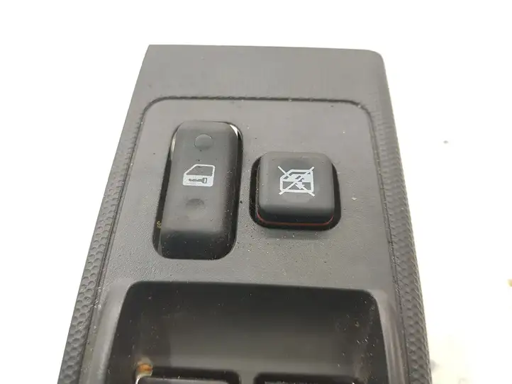 Toyota Corolla Verso AR10 (2004 - 2009) 848200F040 Блок кнопок стеклоподъемников — фото 6