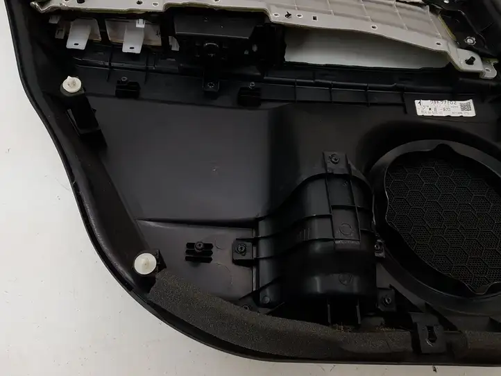 Mazda CX-7 (2009 - 2014) EH44685C1 Обшивка задней двери — фото 2