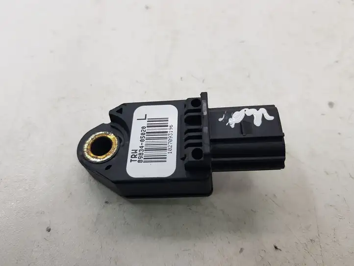 Toyota Avensis T250 (2006 - 2009) 8983405020 Датчик удара SRS — фото 1