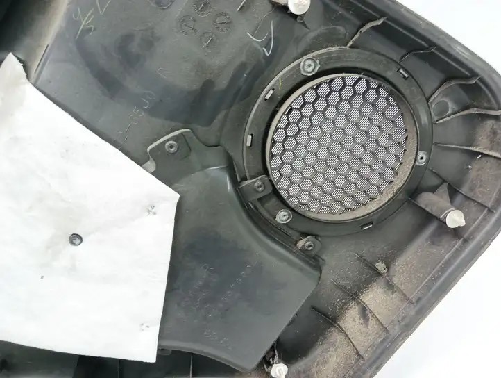 Suzuki Grand Vitara II (2005 - 2008) 8373265J0 Обшивка задней двери — фото 6