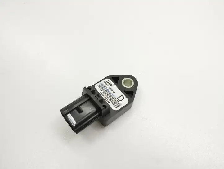 Toyota Corolla Verso AR10 (2004 - 2009) 898310W010 Датчик удара SRS — фото 1