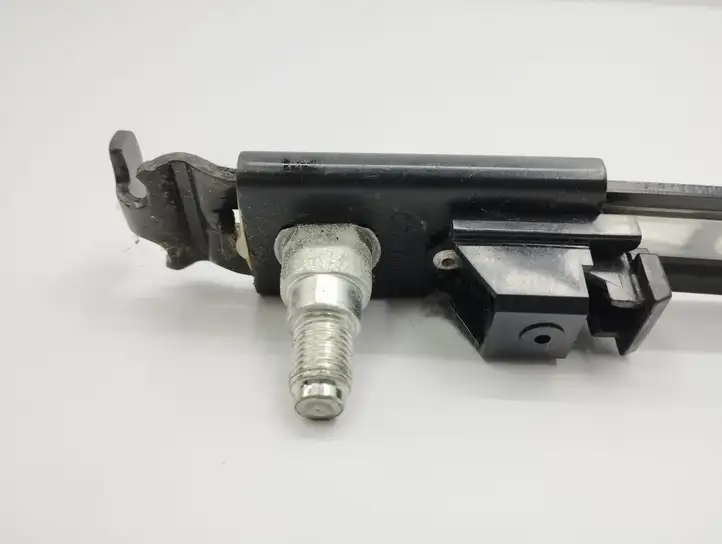 Toyota Corolla Verso AR10 (2004 - 2009) D526001 Регулятор ремня безопасности — фото 3