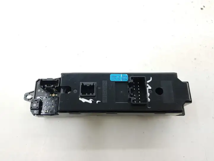 Mazda CX-7 (2009 - 2014) EH7066350A Кнопка стеклоподъемников — фото 4