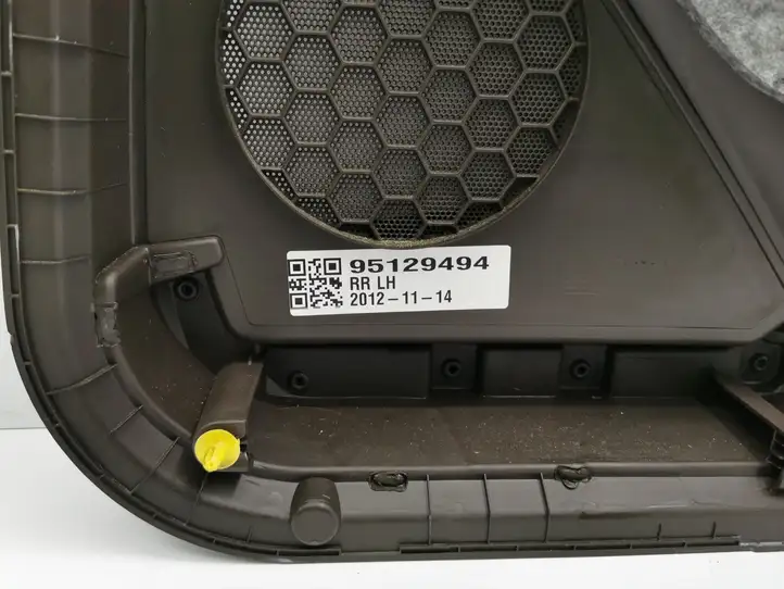 Opel Mokka (2012 - 2016) 95129494 Обшивка задней двери — фото 10