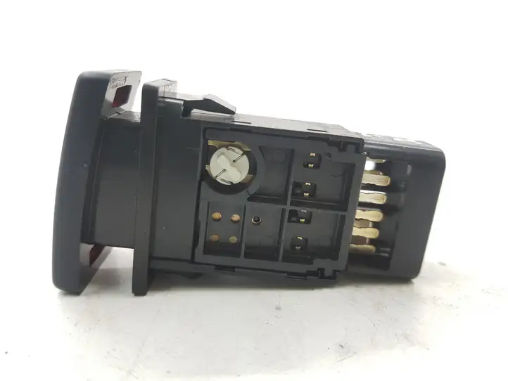 Toyota Avensis T250 (2006 - 2009) 157963 Включатель аварийных фонарей — фото 2