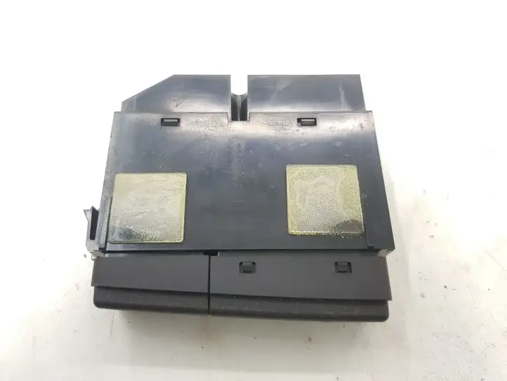Toyota Avensis T250 (2006 - 2009) 8479005130 Кнопка обогрева стекла — фото 2