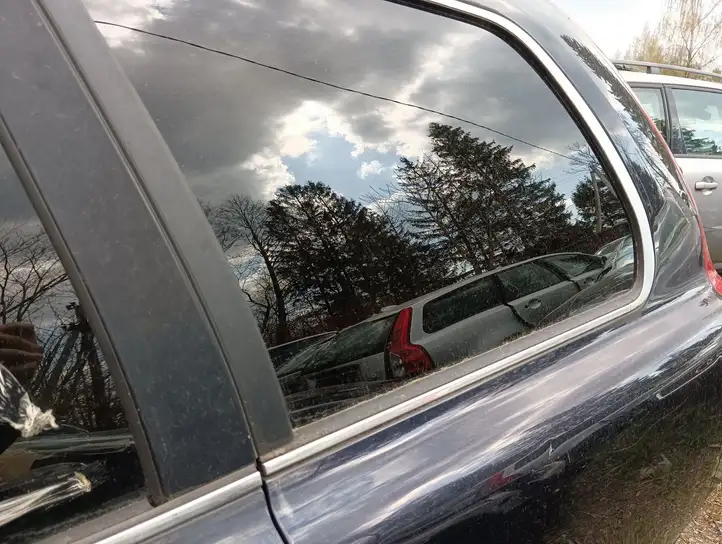 Volvo XC90 (2006 - 2014) Заднее боковое стекло — фото 3