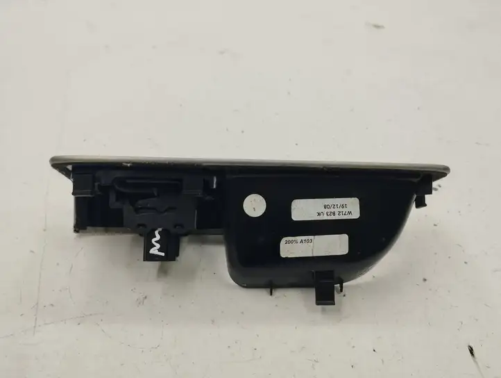 Volvo V50 (2008 - 2012) 8663813 Кнопка стеклоподъемников — фото 3