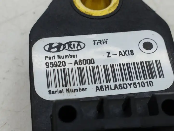 Hyundai i30 (2012 - 2015) 95920A6000 Датчик удара SRS — фото 2