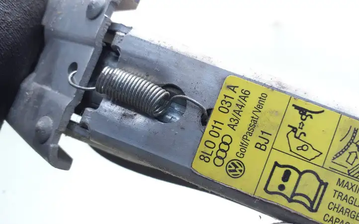 Volkswagen PASSAT B6 (2005 - 2010)  8L0011031A Домкрат (данкрат)