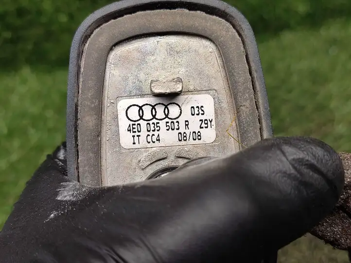 Audi A8 S8 D3 4E (2007 - 2010) 4E0035503R GPS антенна — фото 4