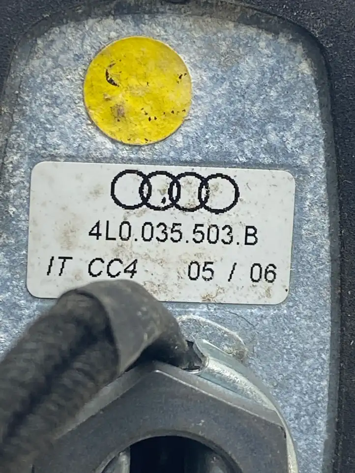 Audi Q7 4L (2005 - 2009) 4L0035503B GPS антенна — фото 4