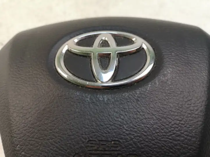 Toyota Avensis T270 (2009 - 2012) Подушка безопасности руля — фото 4