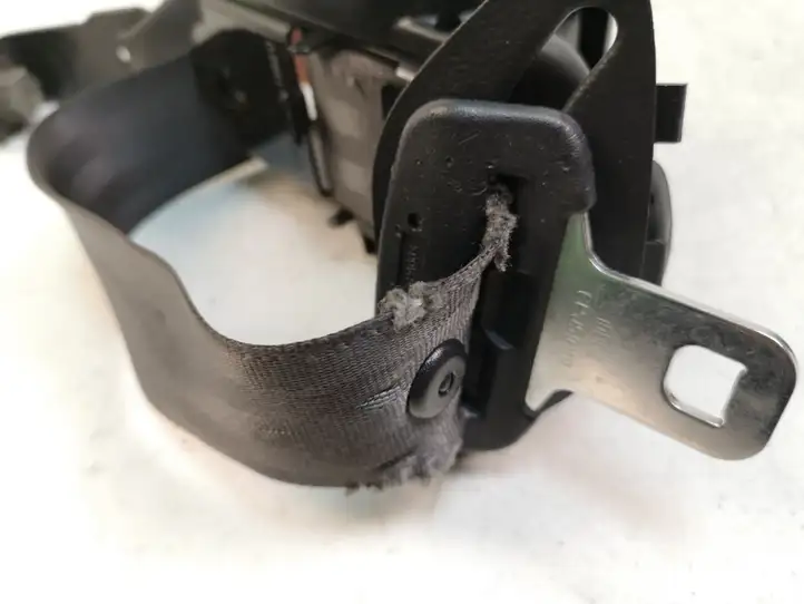Chevrolet Captiva (2006 - 2011) Ремень безопасности 3-го ряда — фото 6