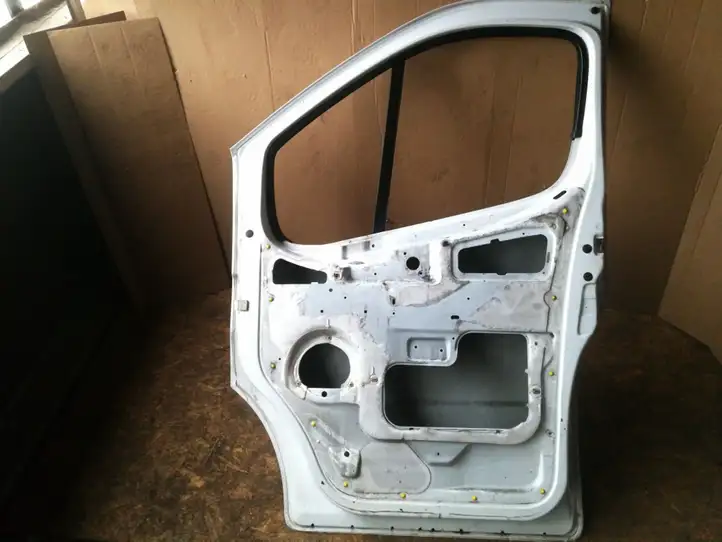 Nissan Primera (2001 - 2008) Дверь — фото 2