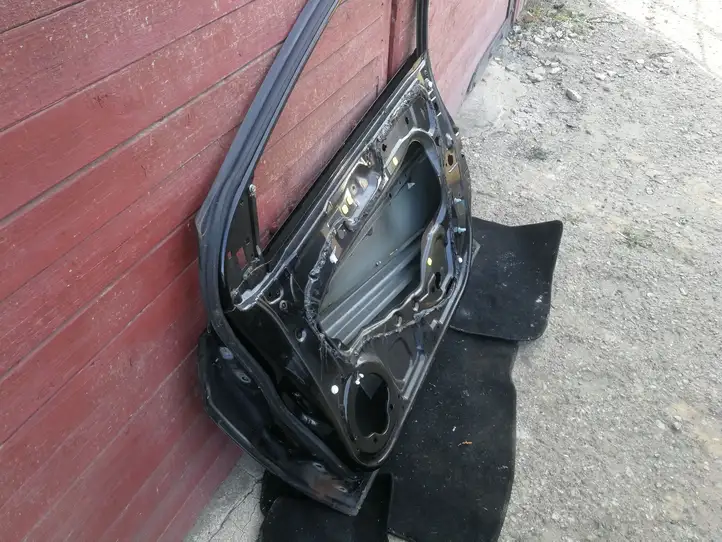 Honda Civic (2006 - 2011) Дверь — фото 6