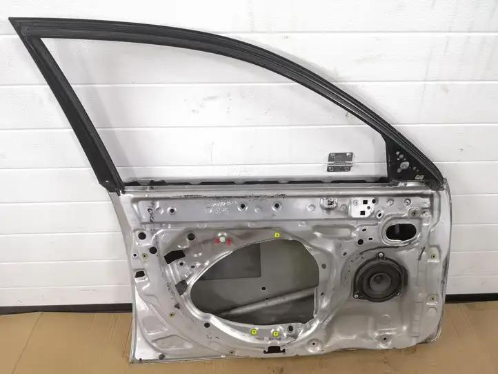 Toyota Avensis T220 (2000 - 2003) Дверь — фото 3