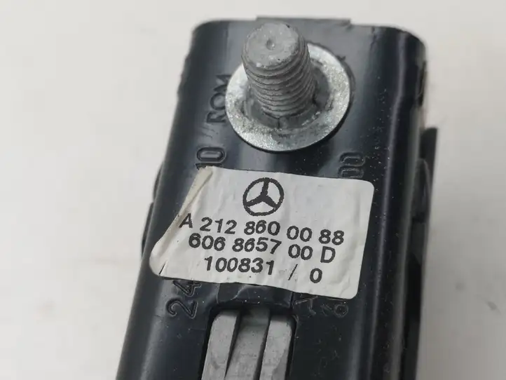 Mercedes-Benz E W212 (2009 - 2016) A2128600088 Электродвигатель регулировки ремня безопасности — фото 3