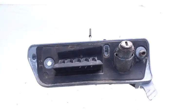 Volkswagen Caddy (2004 - 2010) 2K0827565J Ручка багажной двери — фото 1