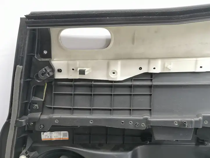 Mazda CX-7 (2006 - 2009) EH7468550G02 Обшивка задней двери — фото 11