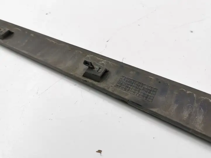 Peugeot 307 (2001 - 2005)  9634011077 Отделка (молдинг) передней двери