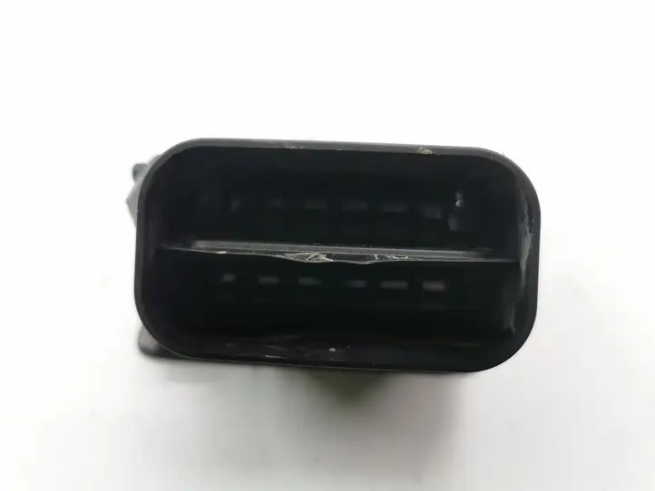 Peugeot 307 CC (2001 - 2005) 9634499077 Боковой воздушный дефлектор — фото 6