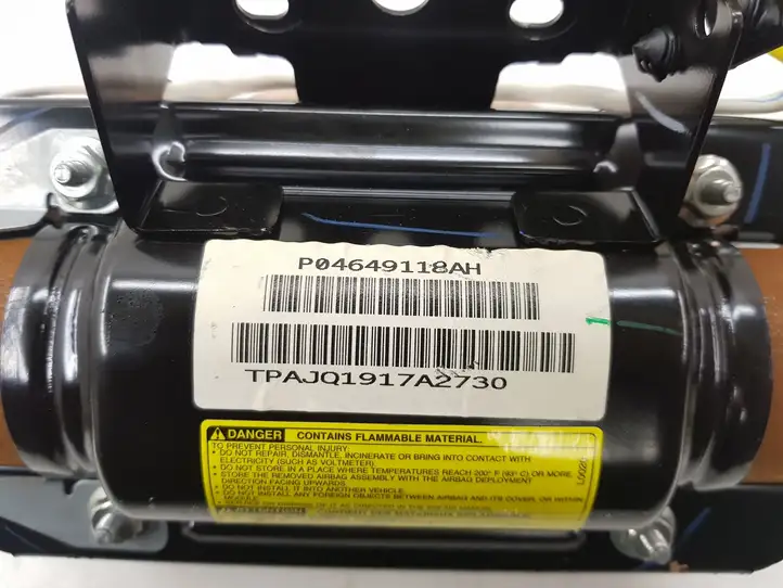 Chrysler 300 - 300C (2005 - 2011) P04649118AH Подушка безопасности пассажира — фото 6