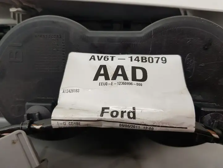 Ford Focus Grand C-MAX (2010 - 2019) AV6T14B079AAD Подстаканник — фото 2