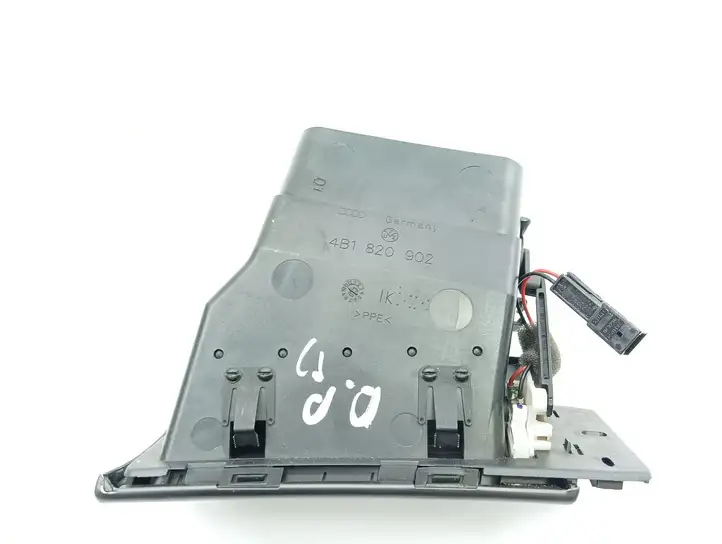 Audi A6 S6 C5 4B (2001 - 2004) 4B1820902 Боковой воздушный дефлектор — фото 4