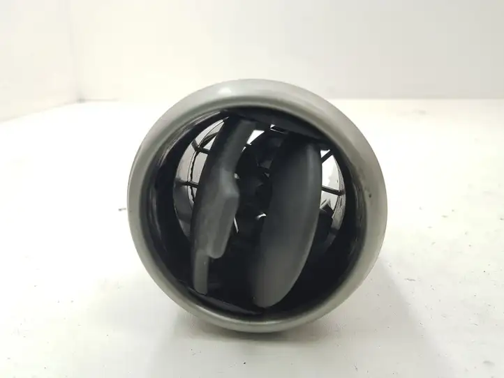 Nissan Qashqai (2006 - 2010)  68760JD10A Боковая воздушный дефлектор