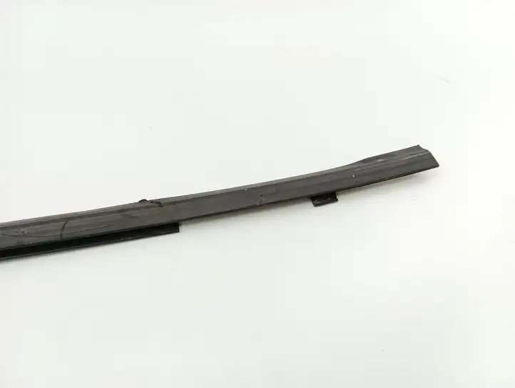 Opel Mokka (2012 - 2016) Накладка стекла передней двери — фото 3