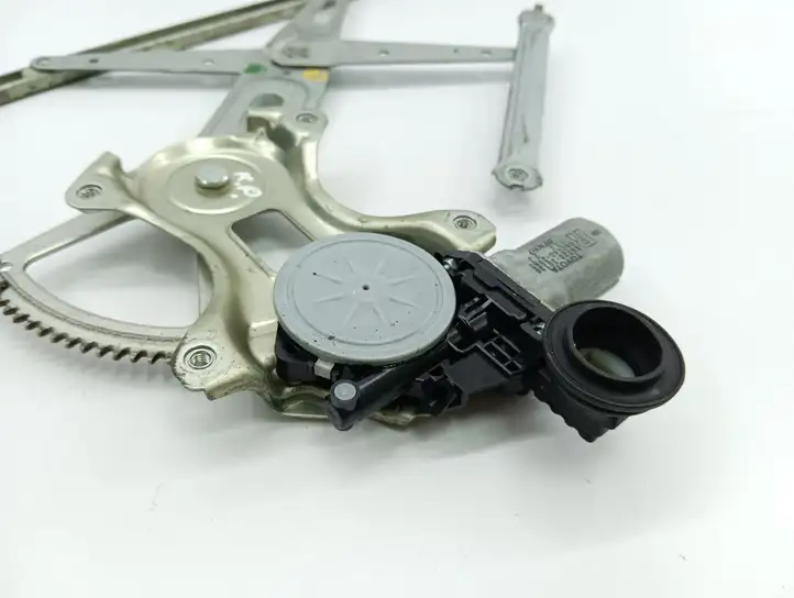 Lexus GS 300 350 430 450h (2004 - 2007) 8572030330 Электростеклоподъемник передний (комплект) — фото 2