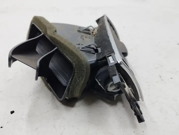 Hyundai i30 (2012 - 2015) 4F1820902D Боковой воздушный дефлектор — фото 7