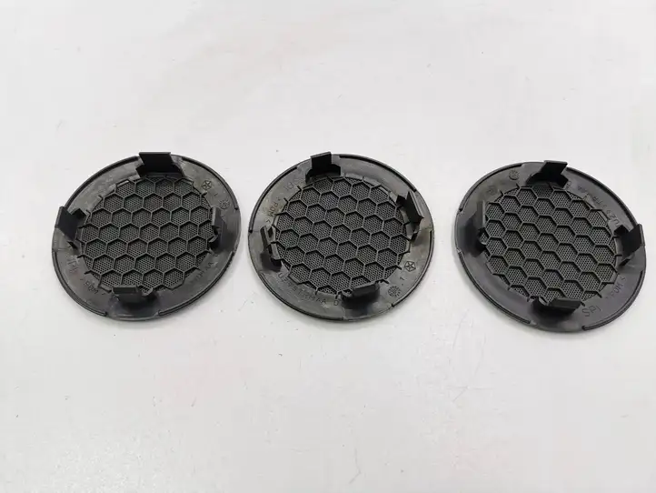 Chrysler 300C (2005 - 2011)  0UZ93TRMAA Отделка заднего динамика