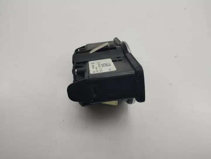 Mercedes-Benz B-class W246 (2011 - 2014) A2049053103 Включатель фонарей — фото 7