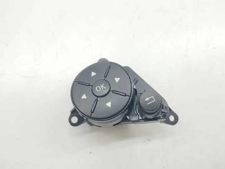 Mercedes-Benz C W204 (2007 - 2014) A2048210151 Кнопки на рулевом колесе — фото 1