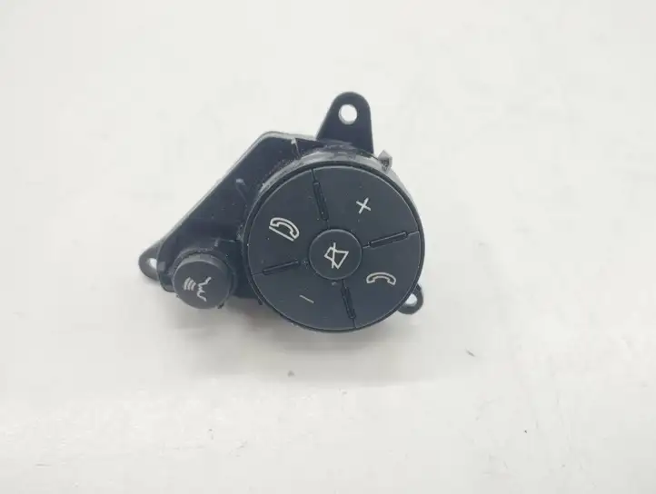 Mercedes-Benz C W204 (2007 - 2014) A2048210051 Кнопки на рулевом колесе — фото 1