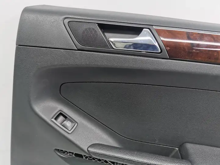 Mercedes-Benz ML W164 (2005 - 2011) Обшивка задней двери — фото 9
