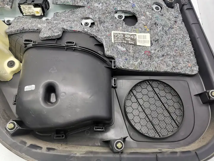 Toyota Auris 150 (2006 - 2012) 6778702010 Обшивка задней двери — фото 10