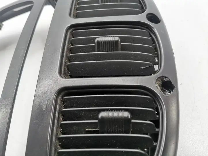 Chrysler Voyager (1996 - 2001)  P05005029AE Отделка радио/ навигации