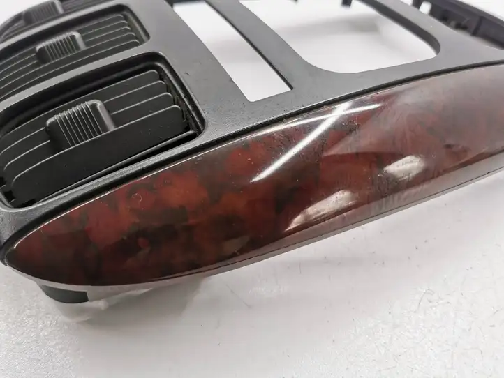 Chrysler Voyager (1996 - 2001)  P05005029AE Отделка радио/ навигации