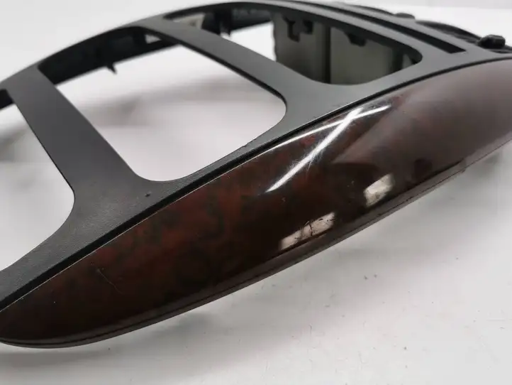 Chrysler Voyager (1996 - 2001)  P05005029AE Отделка радио/ навигации