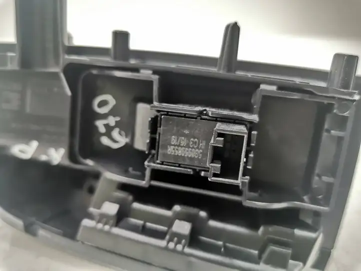 Seat Ateca (2016 - ) 5G0959855R Кнопка стеклоподъемников — фото 10