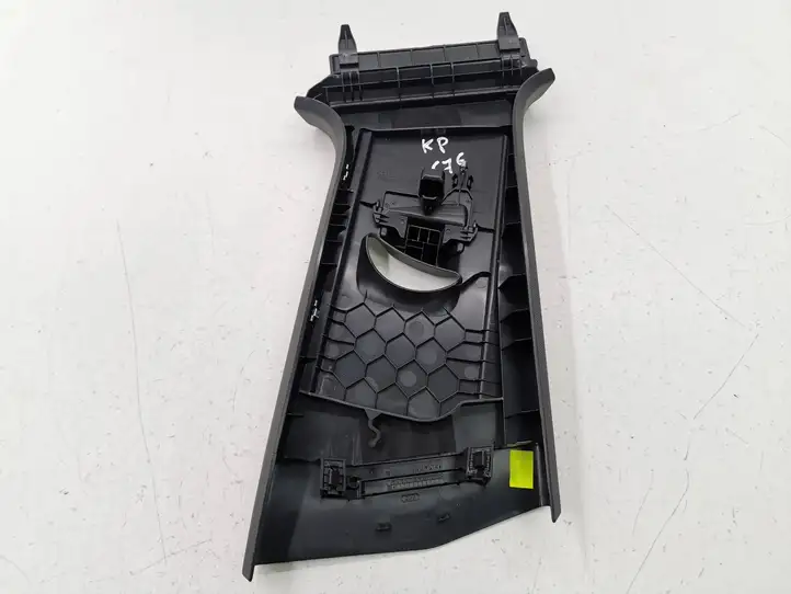 Audi A3/S3 8Y (2020 - )  8Y4867243A Отделка стойки (B) (верхняя)