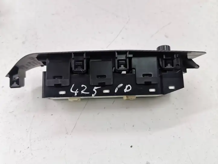 Mazda 3 II (2013 - 2017) BJE766350 Кнопка стеклоподъемников — фото 8