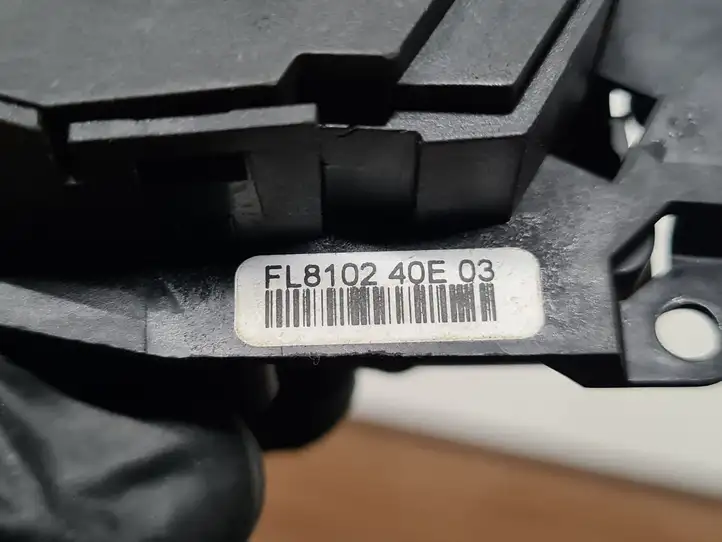Tesla Model S (2016 - 2021) FL810240E03 Кнопки на рулевом колесе — фото 4